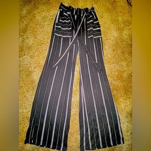 | Joe Benbasset Flares | Size SMALL | Perfect for short legs |